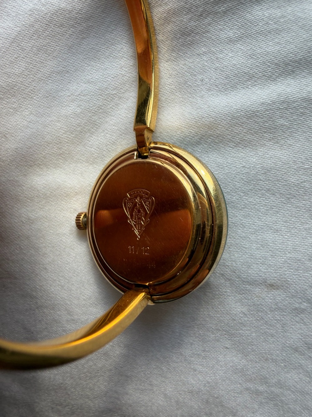 Gucci Gold Bangle Watch with Green and Red Enamel Bezel - Picture 7 of 9